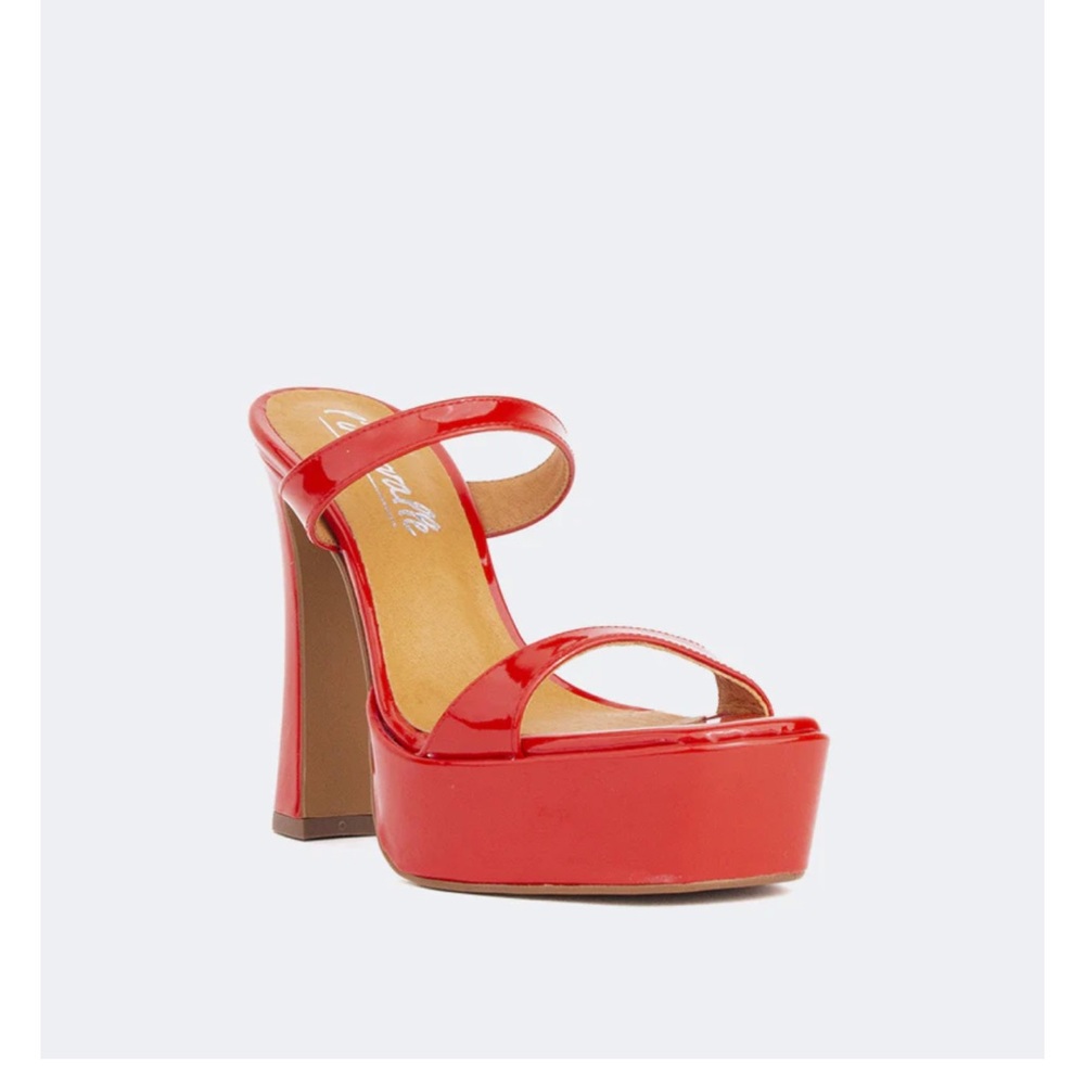 L’INTERVALLE - size 40 - vibes red patent / verni rouge heels